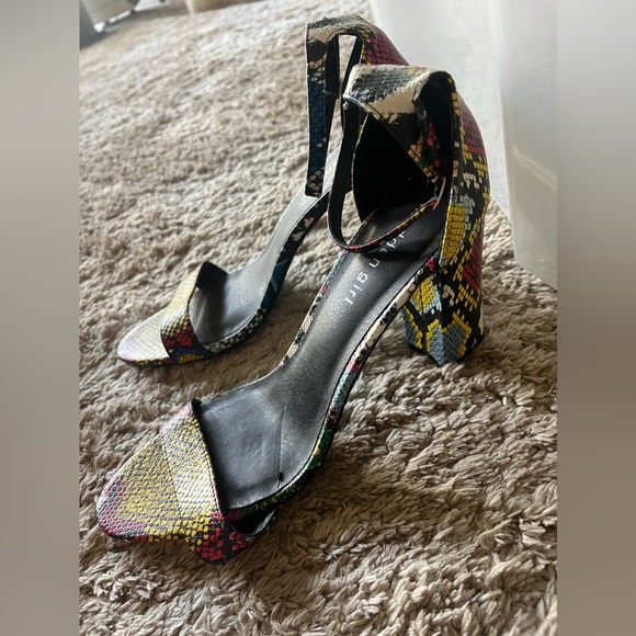 Steve Madden block heels - Picture 2 of 4